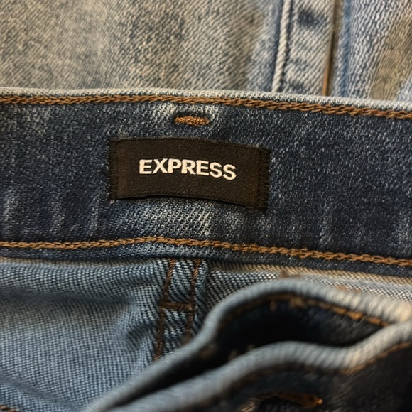 Express Mom Jean - SUPER HIGH RISE - 6 REGULAR - Picture 4 of 9